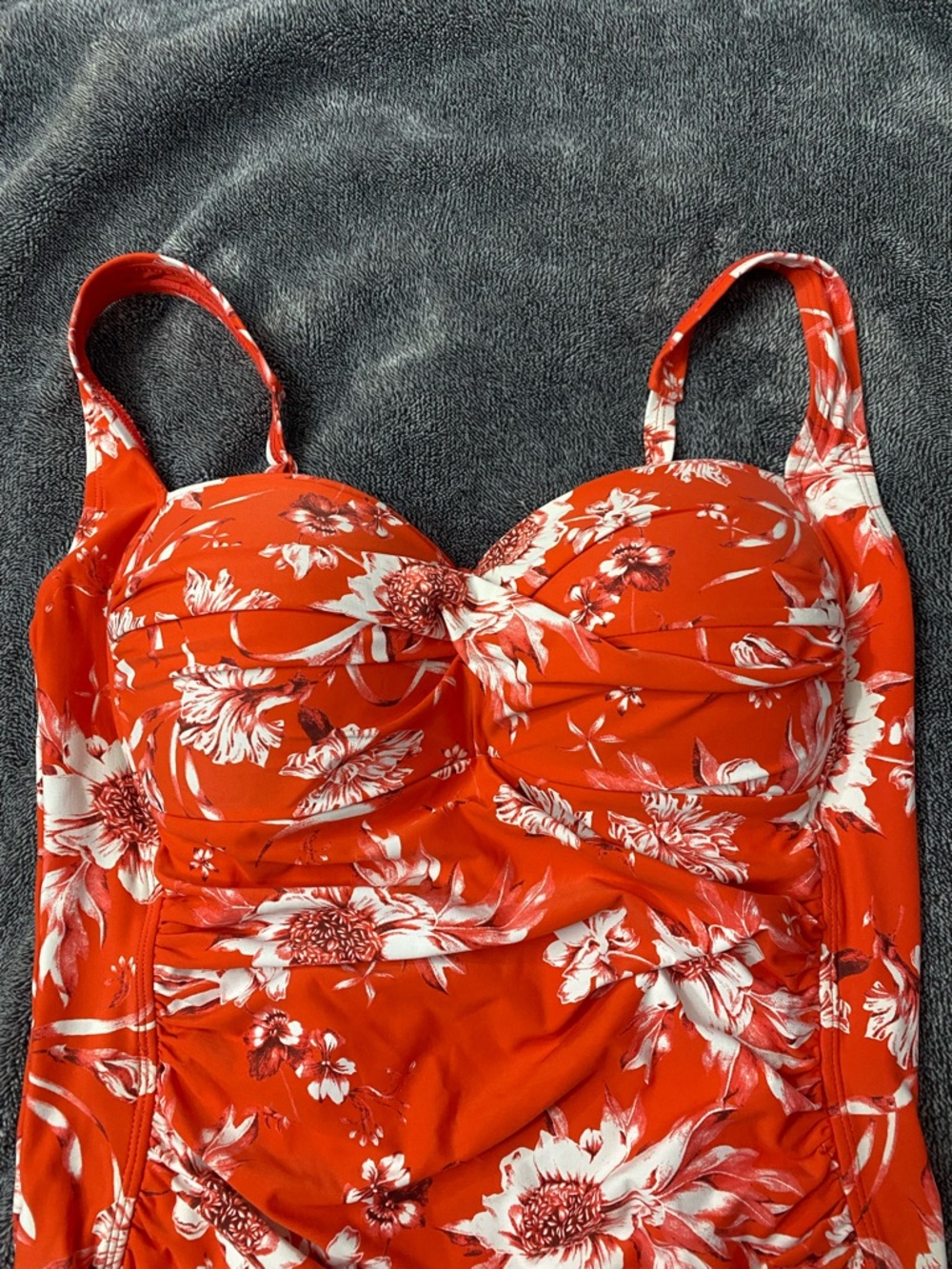 Niptuck Swim: The Ultimate Tummy-Control Floral One-Piece Resort / Summer Time - Picture 4 of 8